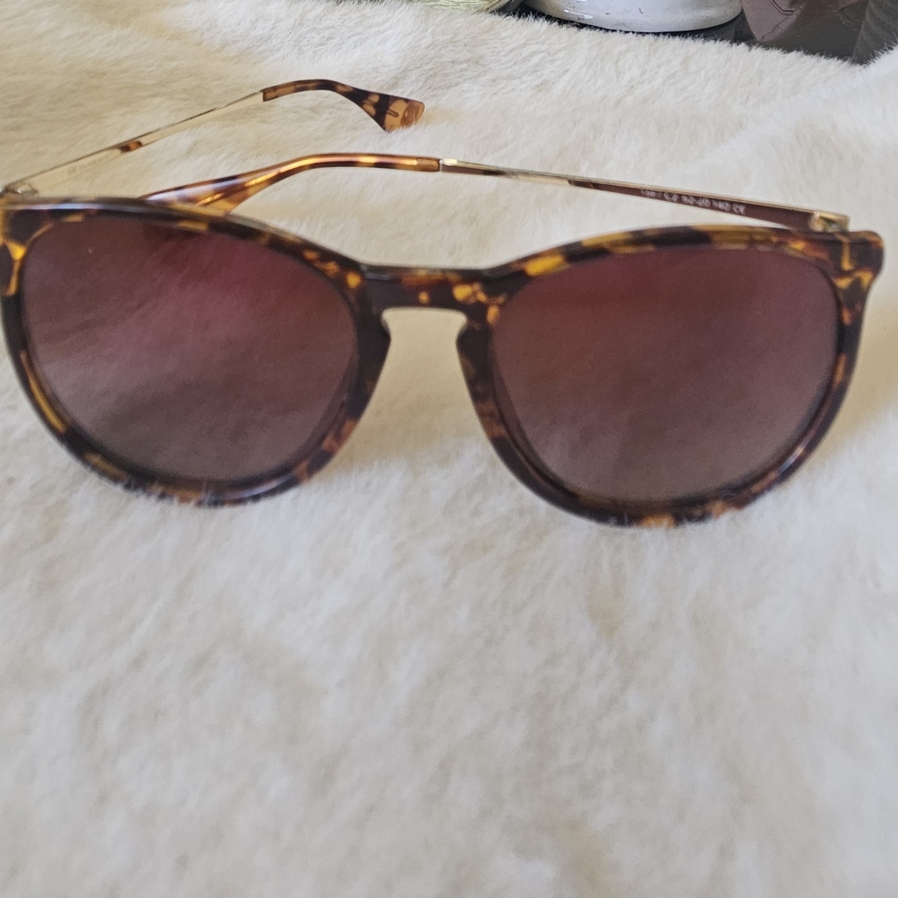 SUNGAIT Tortoise Shell Sunglasses